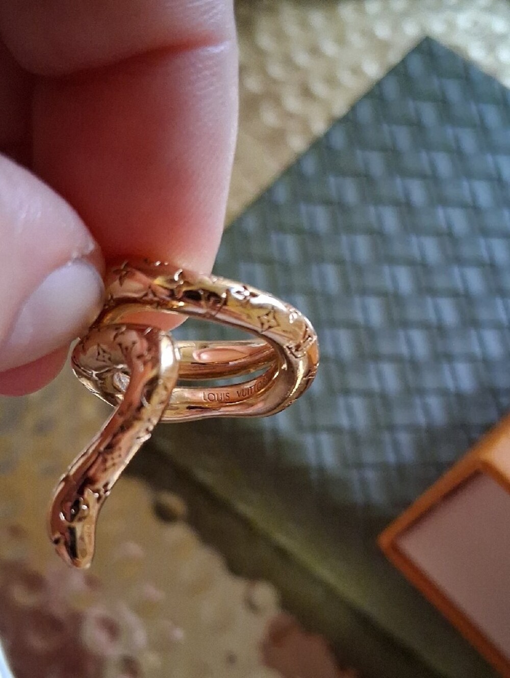 Authentic Louis Vuitton Engraved Monogram Tentacool 2017 Ring Set Size Medium - Picture 6 of 12